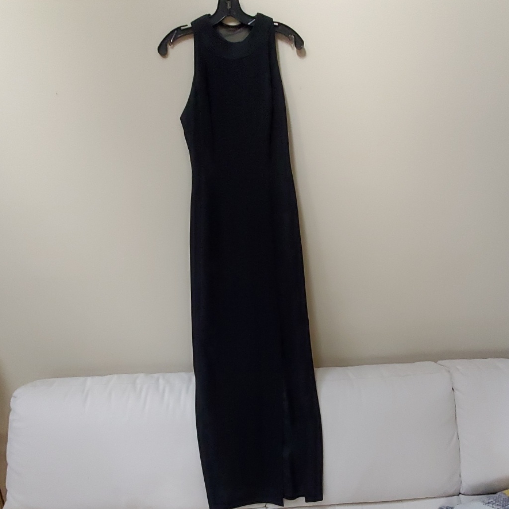 Stunning Black Floor Length Dress